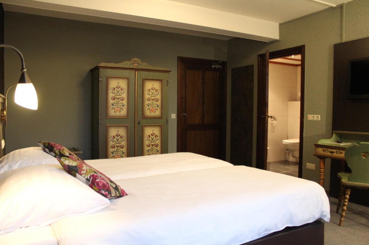 Hotel Restaurant De Roosterhoeve Roosteren Bagian luar foto