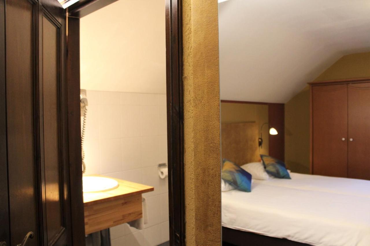 Hotel Restaurant De Roosterhoeve Roosteren Bagian luar foto