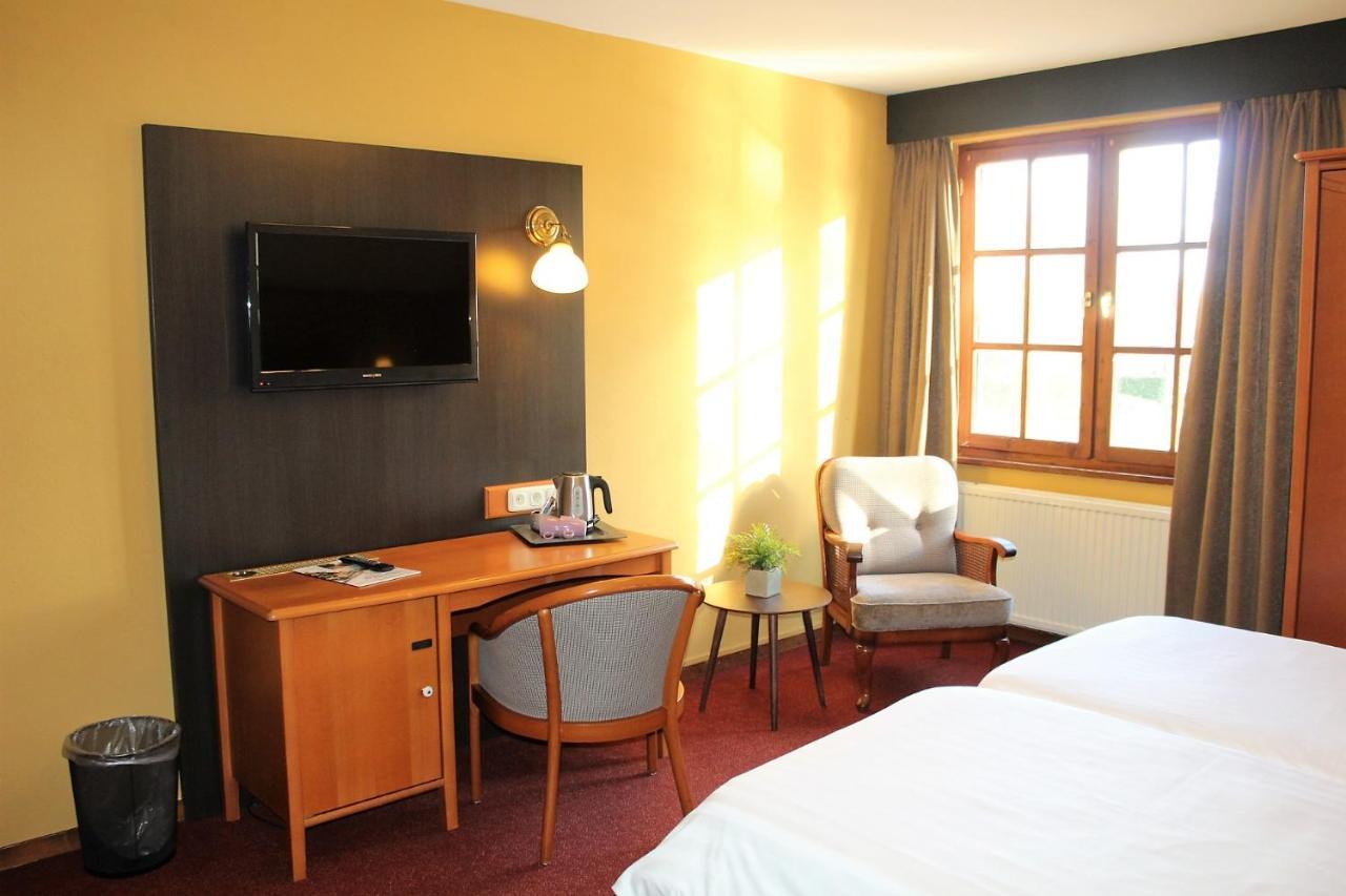 Hotel Restaurant De Roosterhoeve Roosteren Bagian luar foto