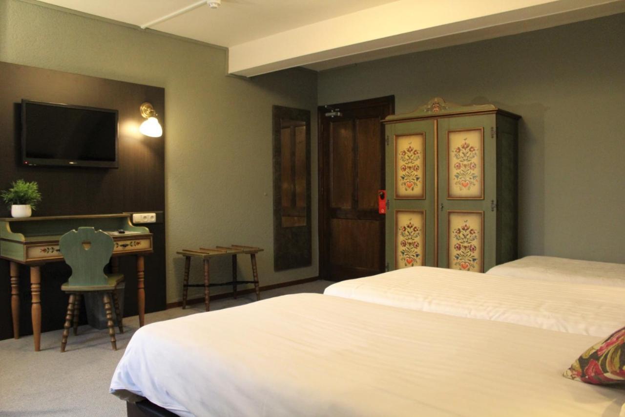 Hotel Restaurant De Roosterhoeve Roosteren Bagian luar foto