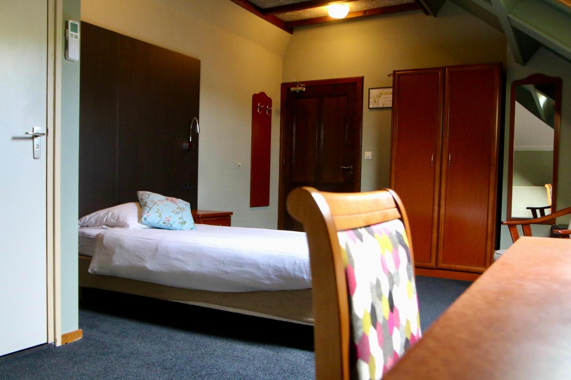 Hotel Restaurant De Roosterhoeve Roosteren Bagian luar foto