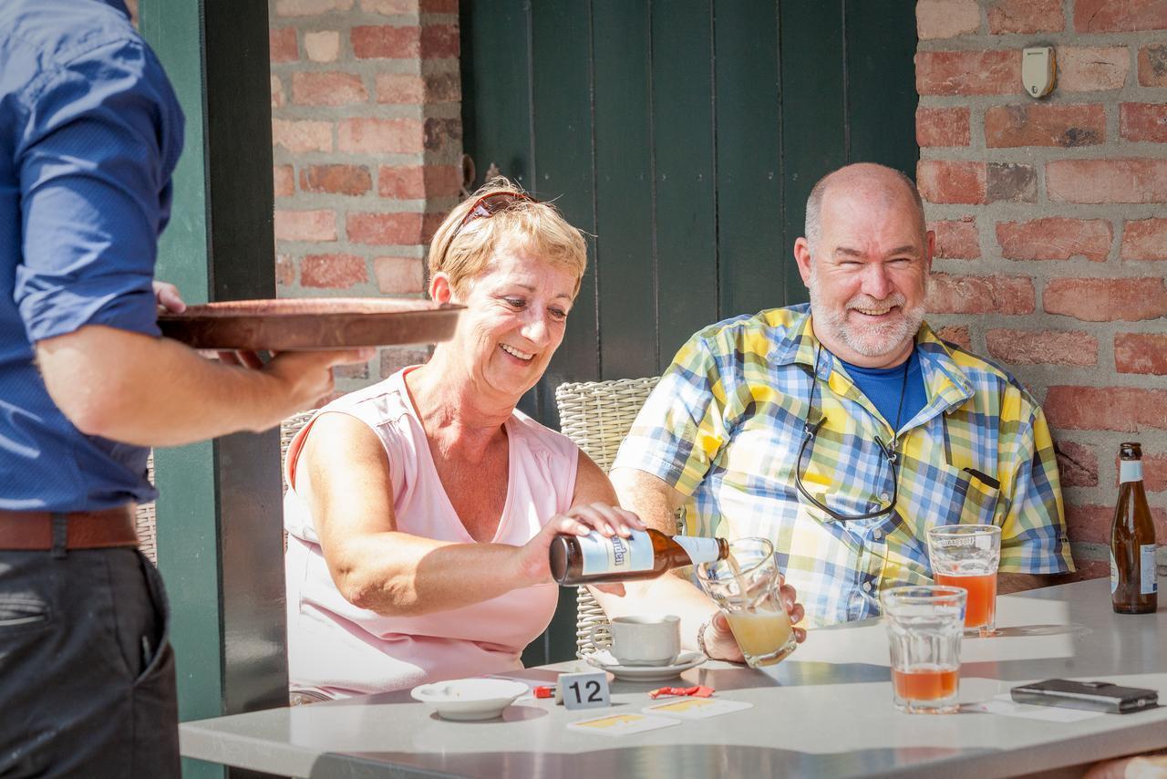 Hotel Restaurant De Roosterhoeve Roosteren Bagian luar foto